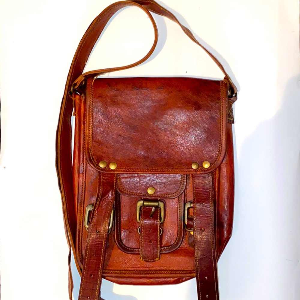 Brown leather (small satchel bag)
